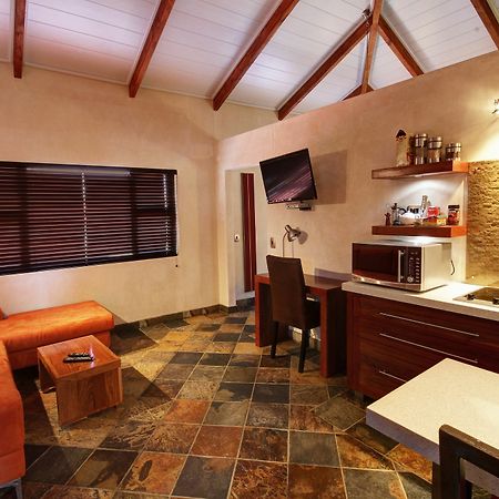 Hartmann Suites Serviced Self-Catering Apartments Windhoek Eksteriør bilde
